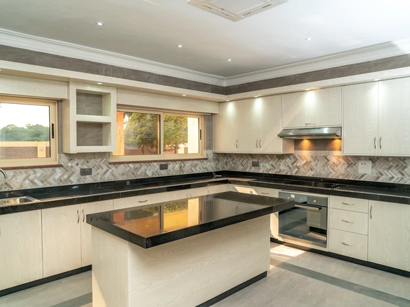 9 Bedroom House