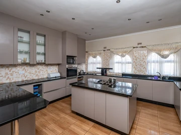 5 Bedroom House