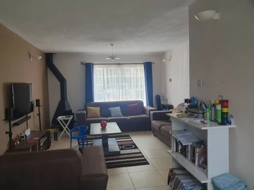 2 Bedroom Flat & Apartment