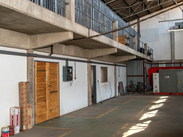 Warehouse & Factory