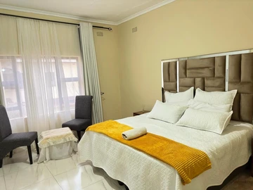 3 Bedroom Flat & Apartment