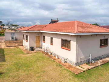 3 Bedroom Flat & Apartment