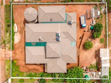 8 Bedroom House