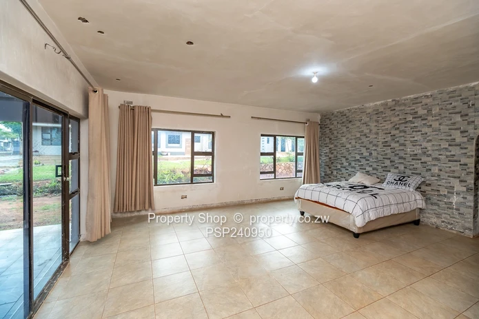 Mansion In A Well Established Surburb