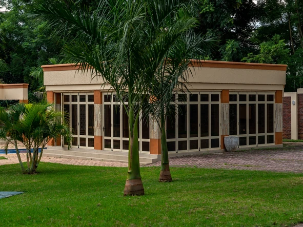 9 Bedroom House
