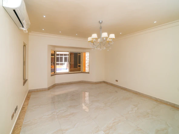 9 Bedroom House