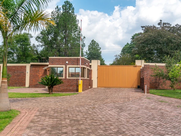 9 Bedroom House