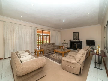 5 Bedroom House