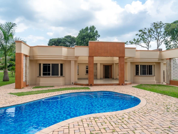 9 Bedroom House