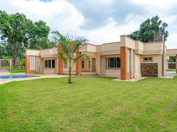 9 Bedroom House