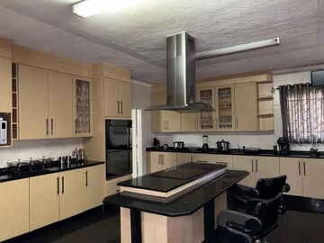 5 Bedroom House