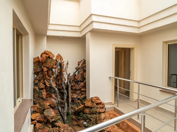 9 Bedroom House