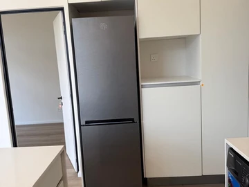 2 Bedroom Flat & Apartment