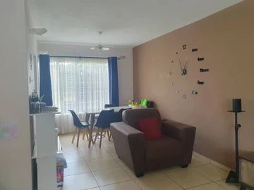 2 Bedroom Flat & Apartment